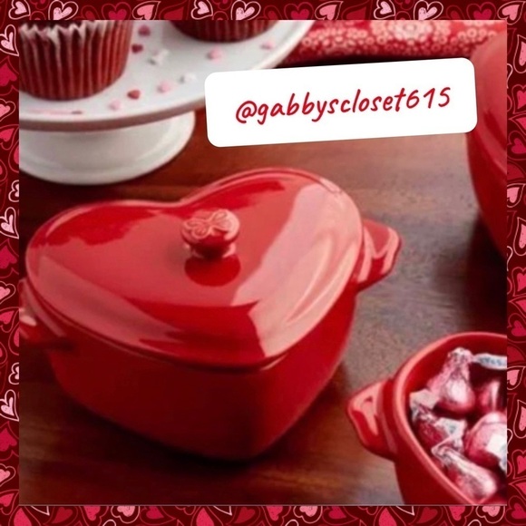 Pretty đź’‹ New Pioneer Woman Heart Shaped Mini Red Casserole Dish with Lid - Picture 2 of 8